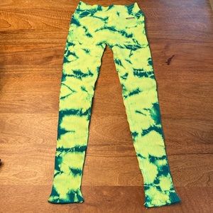 Bombshell Sportswear Tie-Dye Seamless in Crystal Neon Green